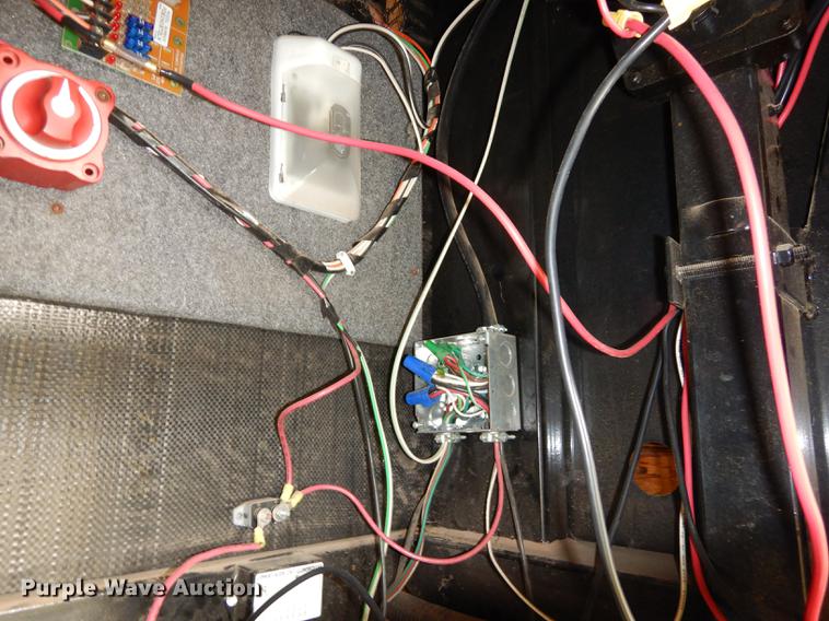 image for item J5632 2009 Luxury FW camper