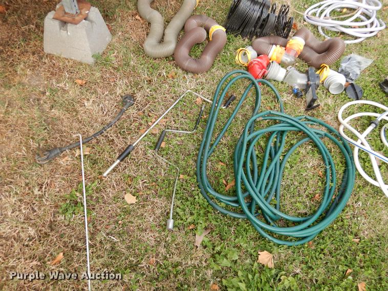 image for item J5632 2009 Luxury FW camper