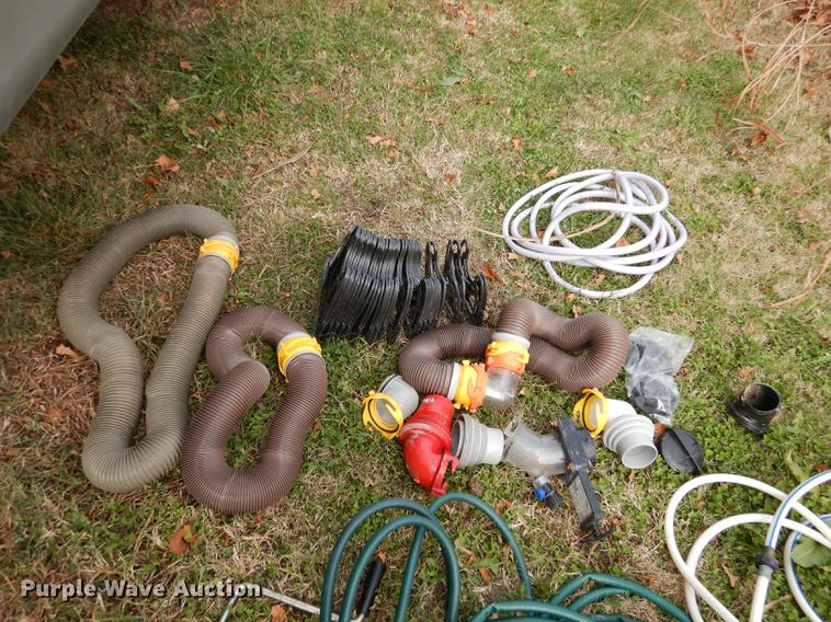 image for item J5632 2009 Luxury FW camper