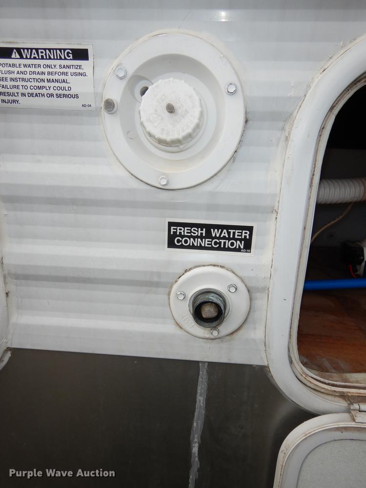 image for item J5632 2009 Luxury FW camper