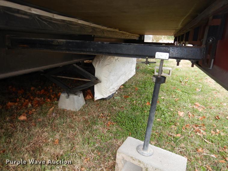 image for item J5632 2009 Luxury FW camper