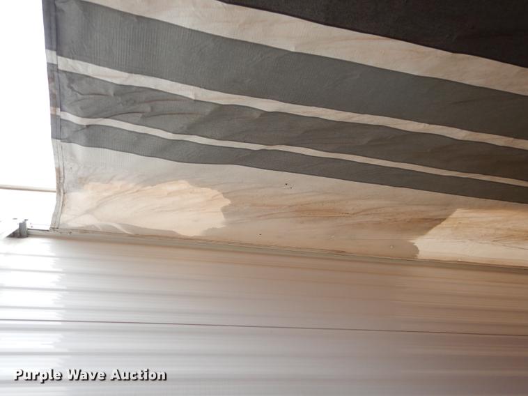 image for item J5632 2009 Luxury FW camper