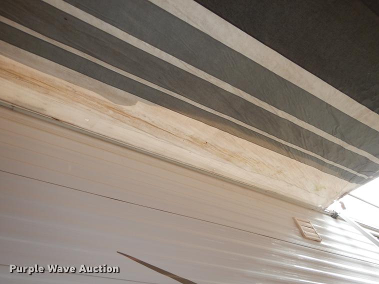 image for item J5632 2009 Luxury FW camper