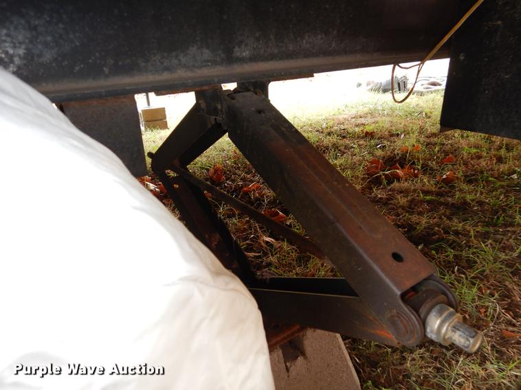 image for item J5632 2009 Luxury FW camper