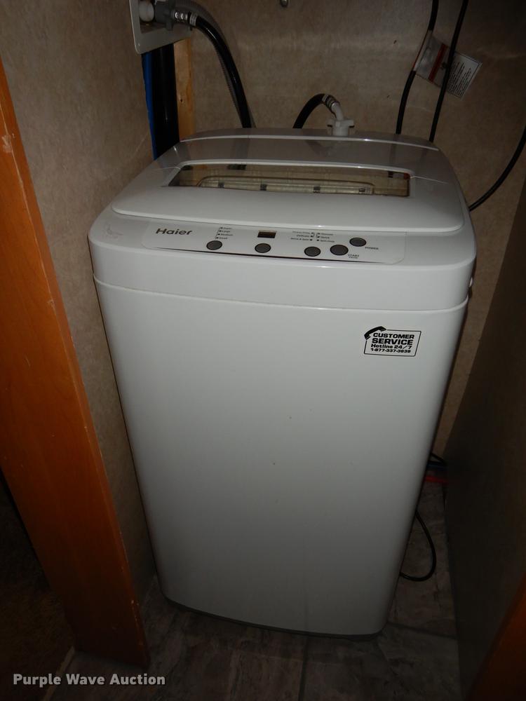 image for item J5632 2009 Luxury FW camper