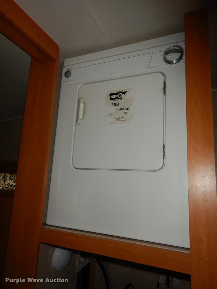 image for item J5632 2009 Luxury FW camper