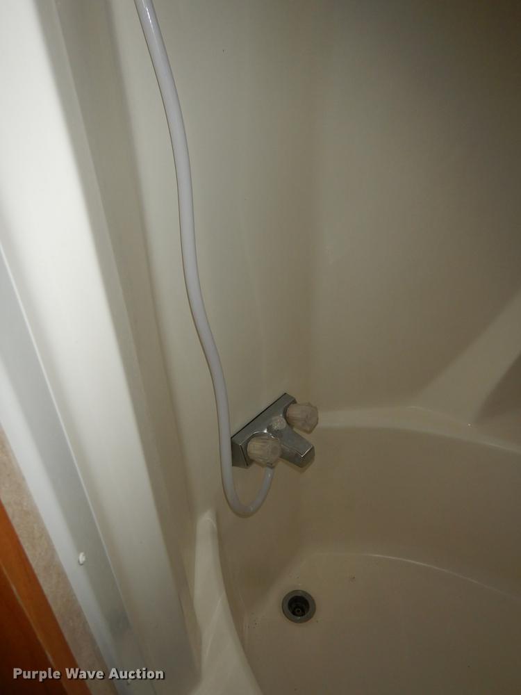 image for item J5632 2009 Luxury FW camper