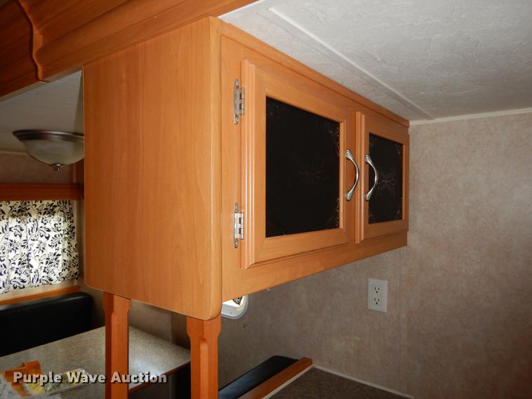 image for item J5632 2009 Luxury FW camper