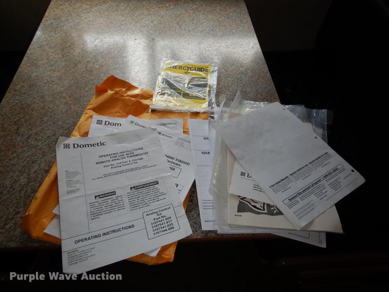 image for item J5632 2009 Luxury FW camper