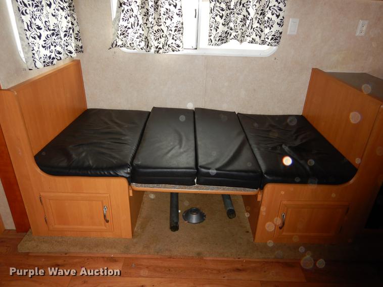image for item J5632 2009 Luxury FW camper