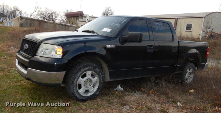 image for item K5786 2004 Ford F150 XLT Crew Cab pickup truck