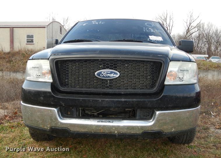 image for item K5786 2004 Ford F150 XLT Crew Cab pickup truck