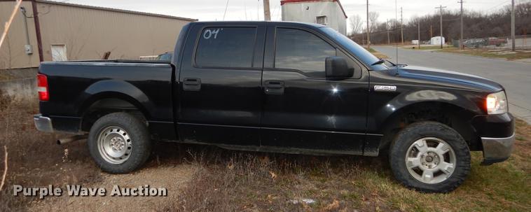 image for item K5786 2004 Ford F150 XLT Crew Cab pickup truck