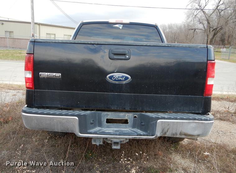 image for item K5786 2004 Ford F150 XLT Crew Cab pickup truck