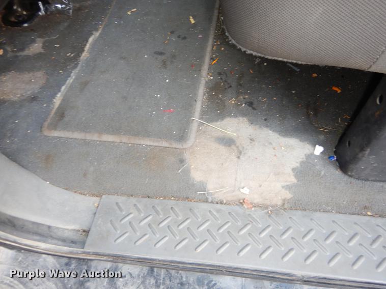 image for item K5786 2004 Ford F150 XLT Crew Cab pickup truck