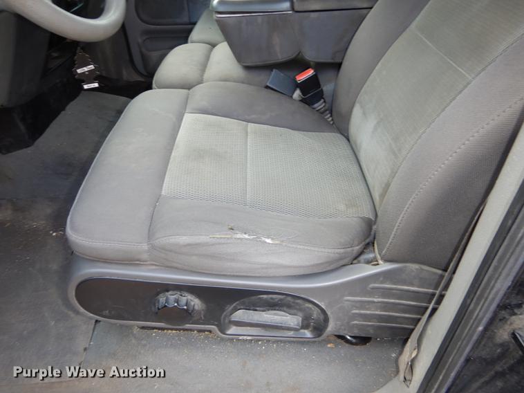 image for item K5786 2004 Ford F150 XLT Crew Cab pickup truck