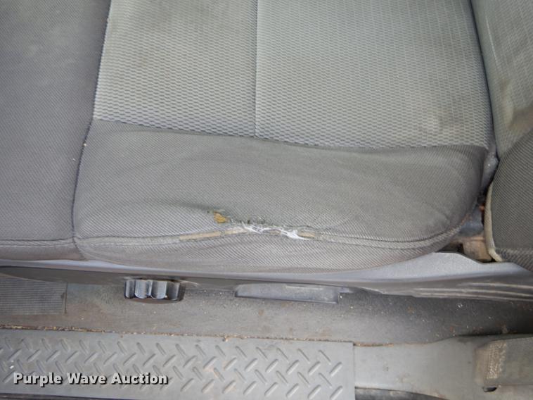 image for item K5786 2004 Ford F150 XLT Crew Cab pickup truck