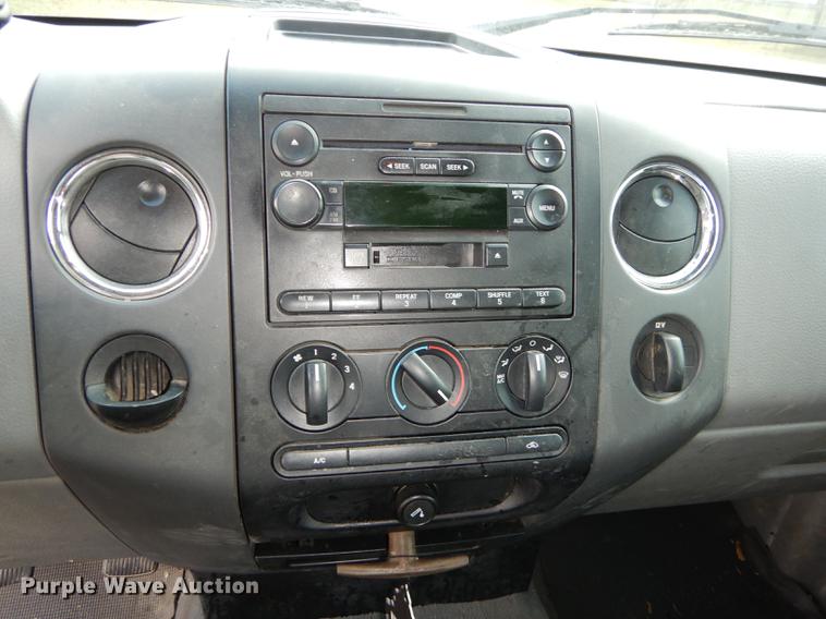 image for item K5786 2004 Ford F150 XLT Crew Cab pickup truck