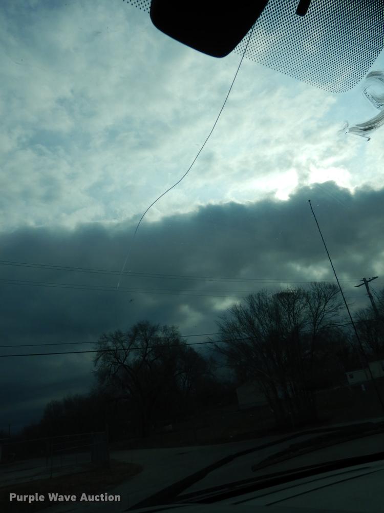 image for item K5786 2004 Ford F150 XLT Crew Cab pickup truck