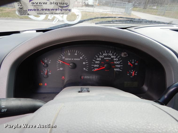 image for item K5786 2004 Ford F150 XLT Crew Cab pickup truck