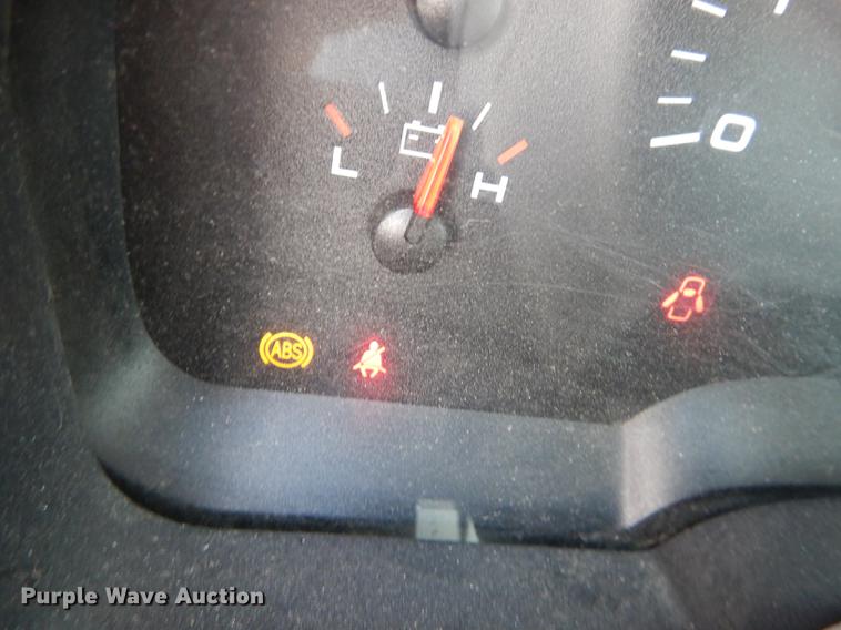 image for item K5786 2004 Ford F150 XLT Crew Cab pickup truck