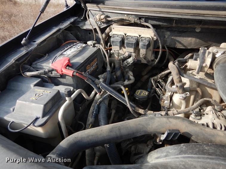 image for item K5786 2004 Ford F150 XLT Crew Cab pickup truck