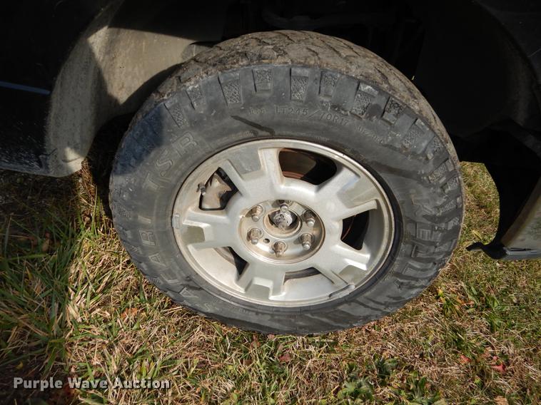 image for item K5786 2004 Ford F150 XLT Crew Cab pickup truck