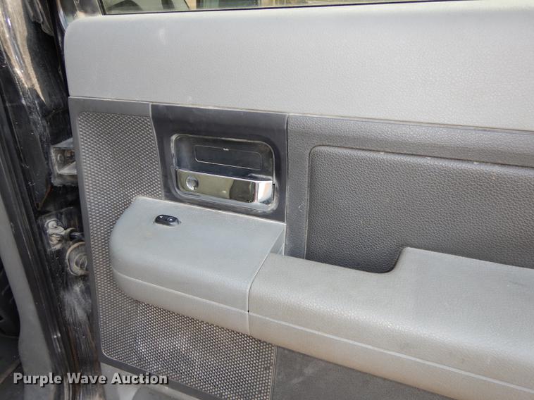 image for item K5786 2004 Ford F150 XLT Crew Cab pickup truck