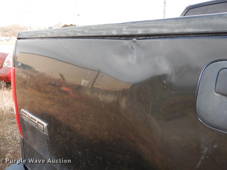 image for item K5786 2004 Ford F150 XLT Crew Cab pickup truck