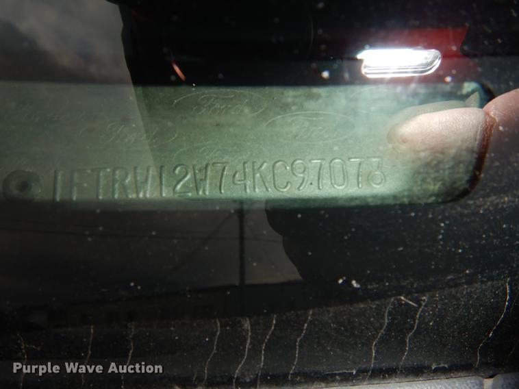 image for item K5786 2004 Ford F150 XLT Crew Cab pickup truck