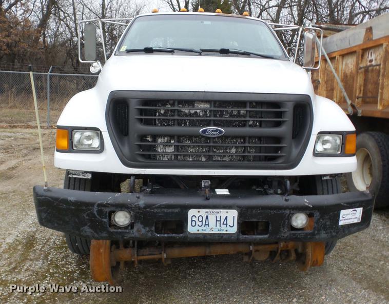 image for item K6291 2001 Ford F750 Crew Cab flatbed truck with DMF Rail Gear