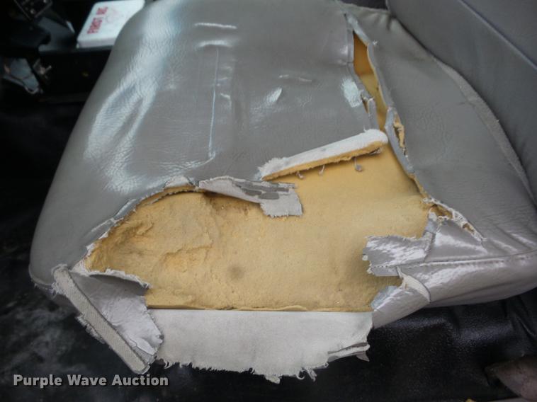 image for item K6291 2001 Ford F750 Crew Cab flatbed truck with DMF Rail Gear