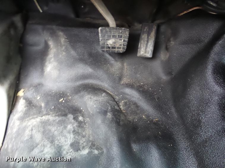 image for item K6291 2001 Ford F750 Crew Cab flatbed truck with DMF Rail Gear