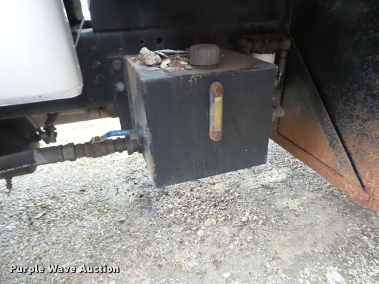 image for item K6291 2001 Ford F750 Crew Cab flatbed truck with DMF Rail Gear