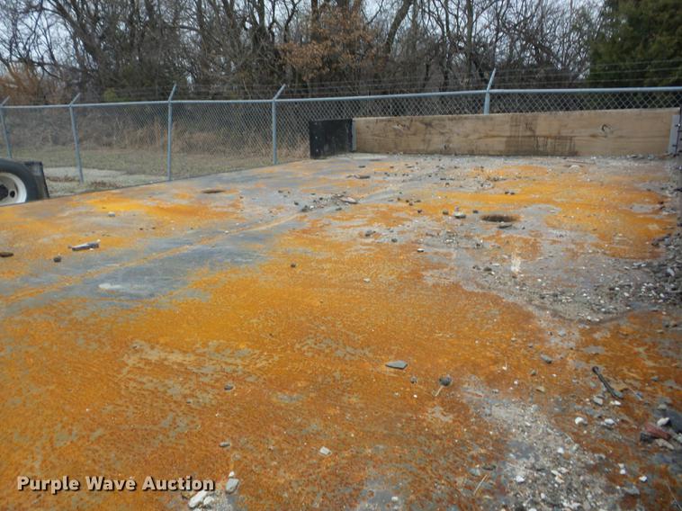 image for item K6291 2001 Ford F750 Crew Cab flatbed truck with DMF Rail Gear