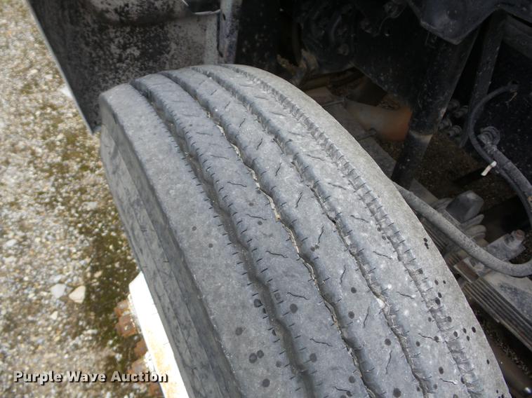 image for item K6291 2001 Ford F750 Crew Cab flatbed truck with DMF Rail Gear