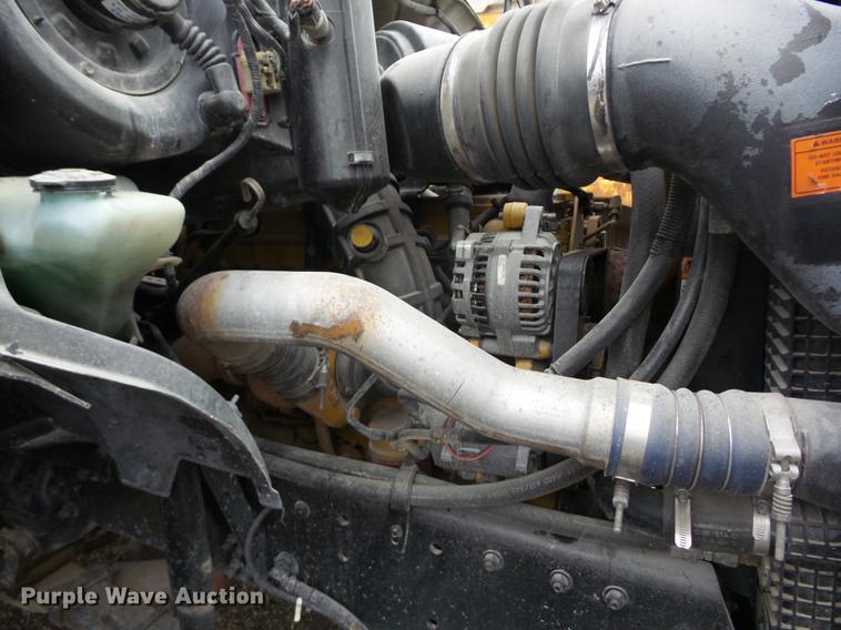 image for item K6291 2001 Ford F750 Crew Cab flatbed truck with DMF Rail Gear