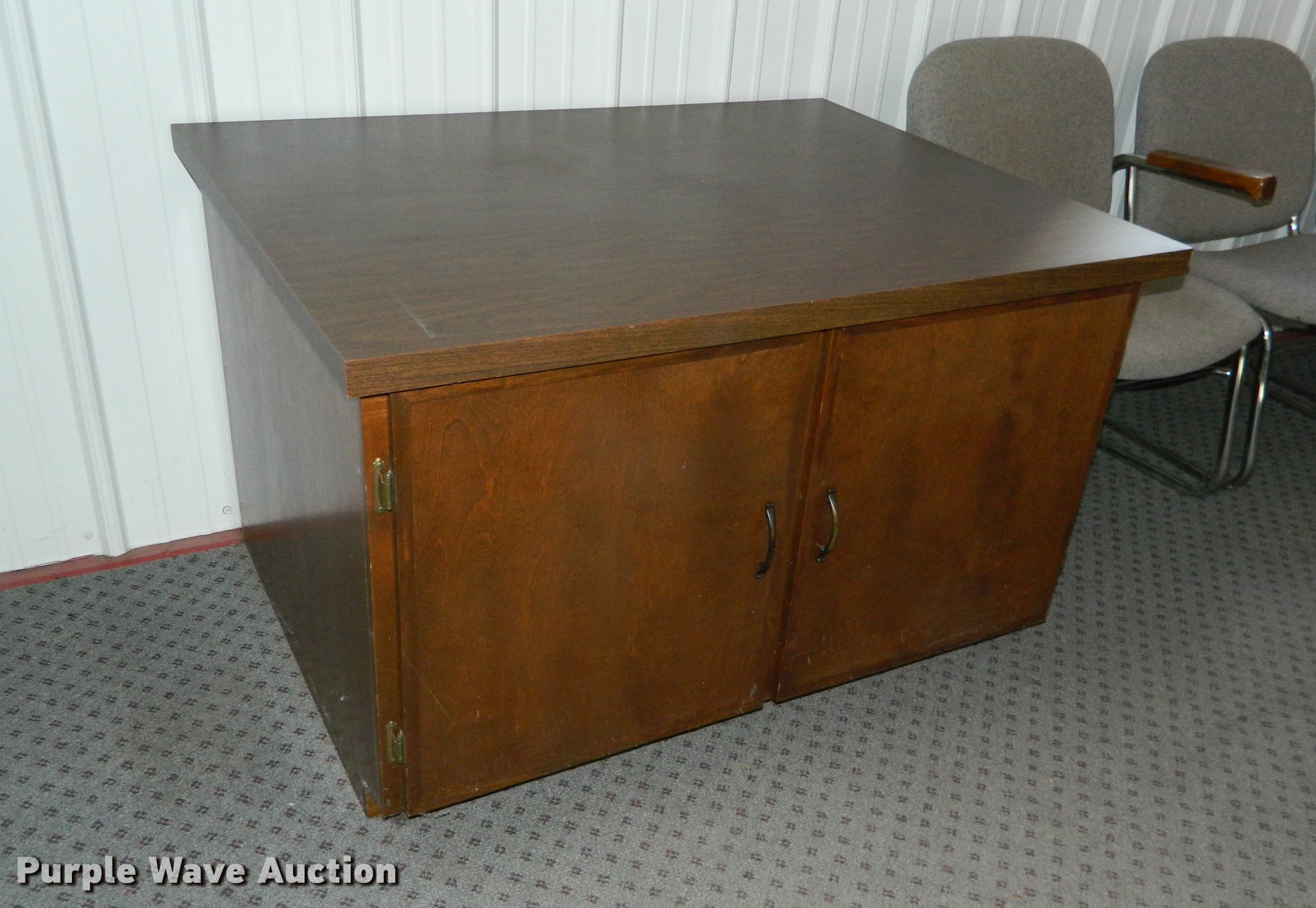 Furniture in Phillipsburg, KS Item DB1216 sold Purple Wave