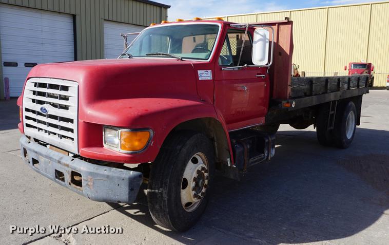 image for item DA1299 1999 Ford F800 flatbed truck