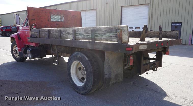 image for item DA1299 1999 Ford F800 flatbed truck