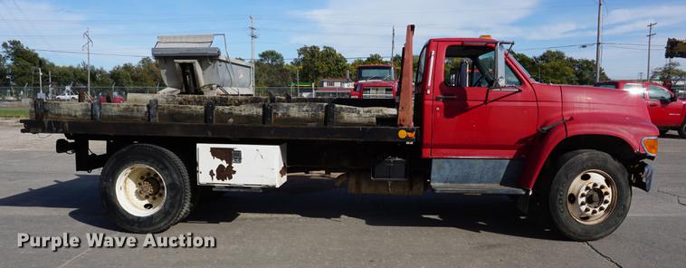 image for item DA1299 1999 Ford F800 flatbed truck