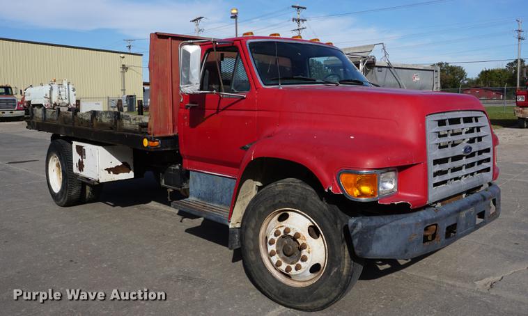 image for item DA1299 1999 Ford F800 flatbed truck