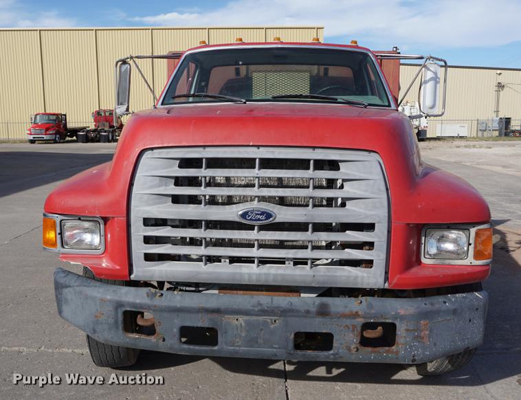 image for item DA1299 1999 Ford F800 flatbed truck