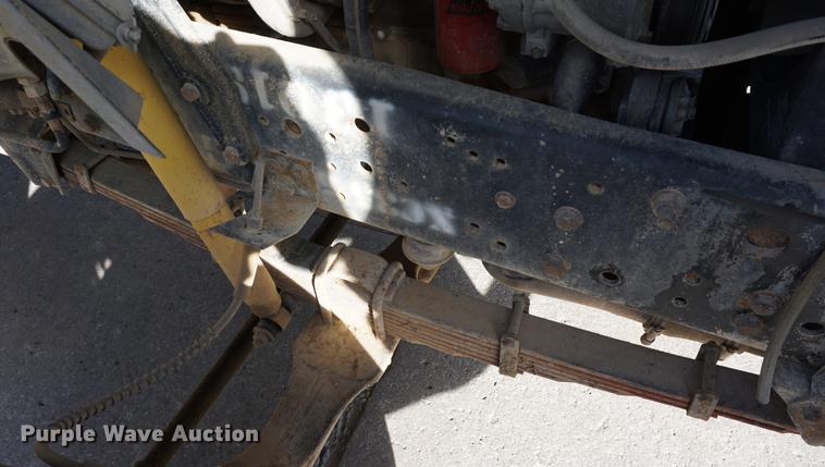 image for item DA1299 1999 Ford F800 flatbed truck