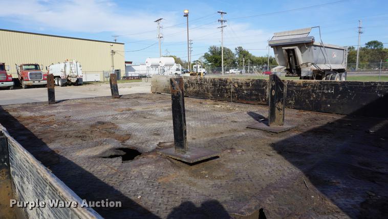 image for item DA1299 1999 Ford F800 flatbed truck