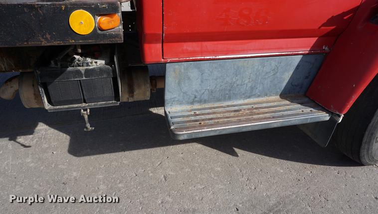image for item DA1299 1999 Ford F800 flatbed truck