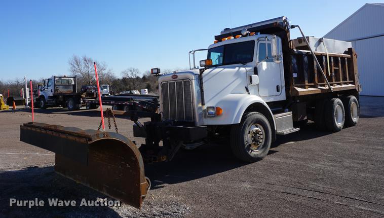 image for item DA1496 2005 Peterbilt 357 dump truck