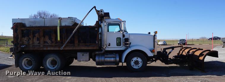 image for item DA1496 2005 Peterbilt 357 dump truck