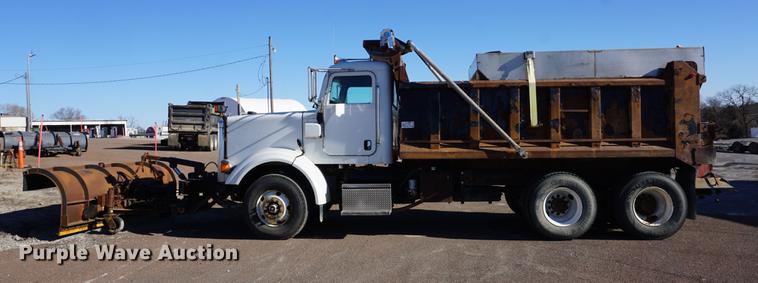 image for item DA1496 2005 Peterbilt 357 dump truck