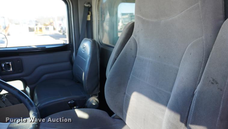 image for item DA1496 2005 Peterbilt 357 dump truck